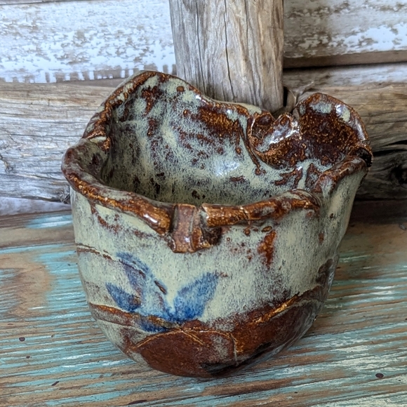 Vintage Uniquely Shaped Pottery Small Bowl - Picture 4 of 6